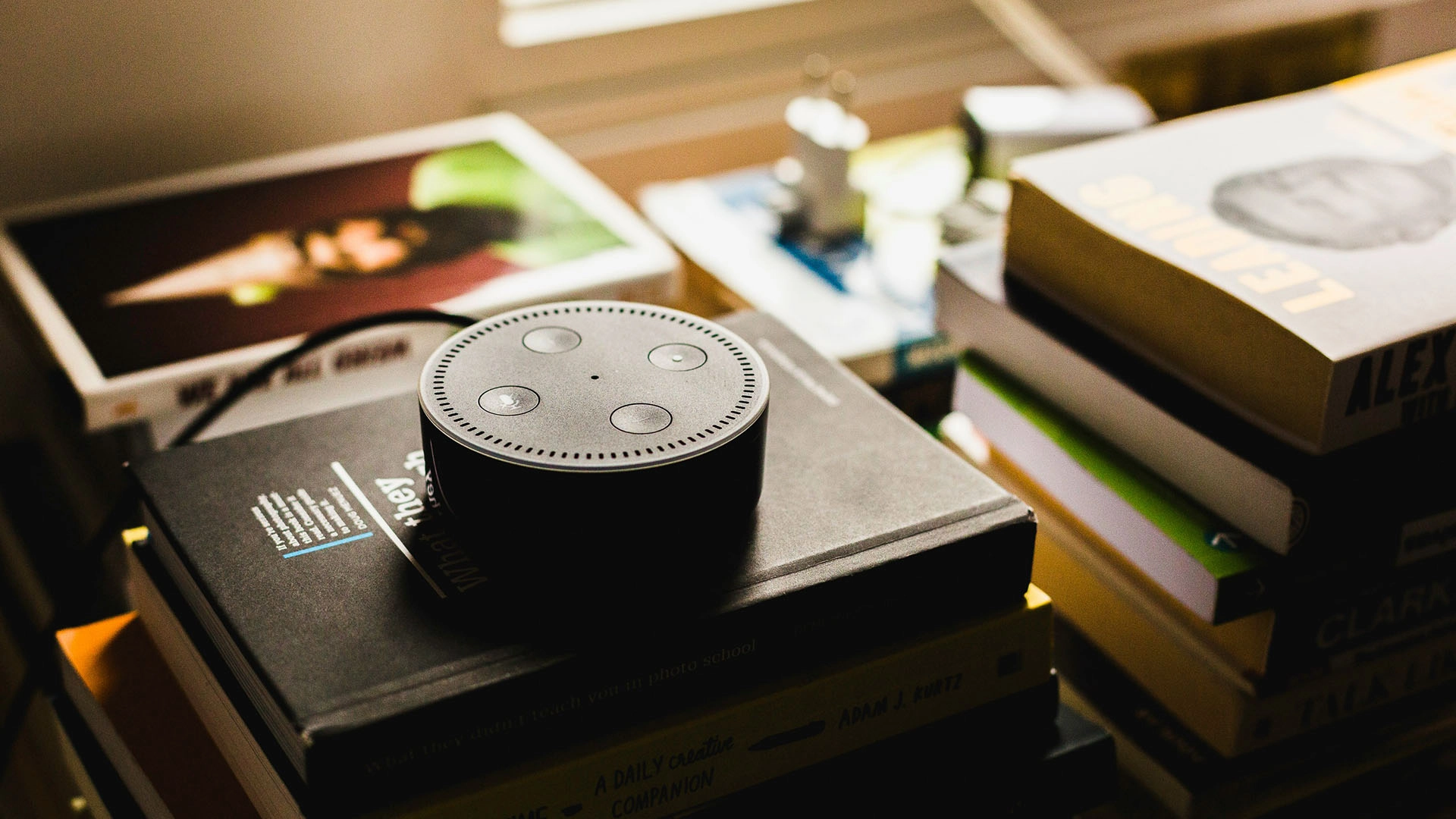 تزايد القلق بشأن الخصوصية بينما تبدأ Alexa+ بتخزين التسجيلات الصوتية في السحابة