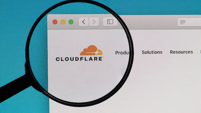 متاهة الذكاء الصناعي: أداة Cloudflare الجديدة تخدع الزاحفين الذكاء الصناعي بصفحات ويب وهمية