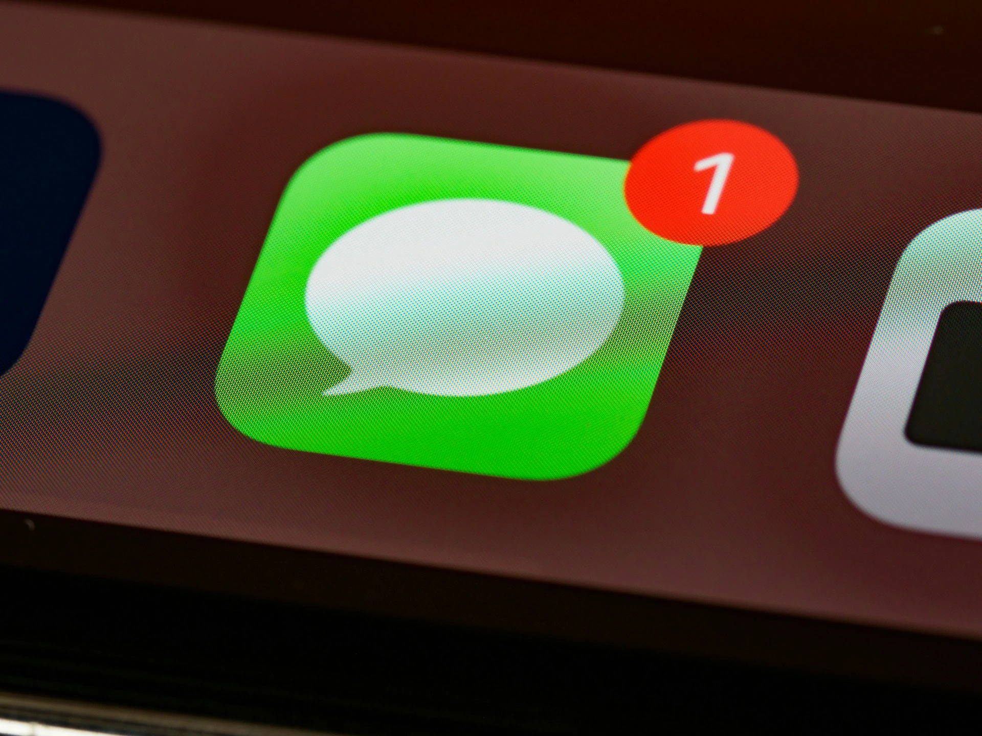 تضيف GSMA التشفير من النهاية إلى النهاية لـ RCS، مما يتيح المراسلة الآمنة بين iOS و Android
