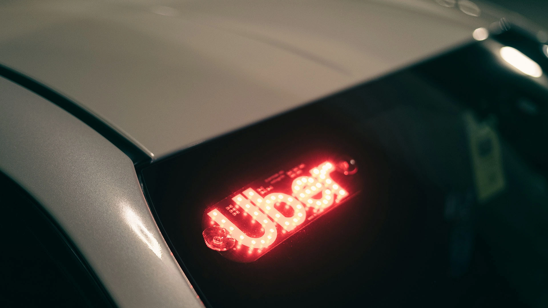 رئيسة Uber توجه رسالة إلى العاملين: العودة إلى المكتب أو الرحيل