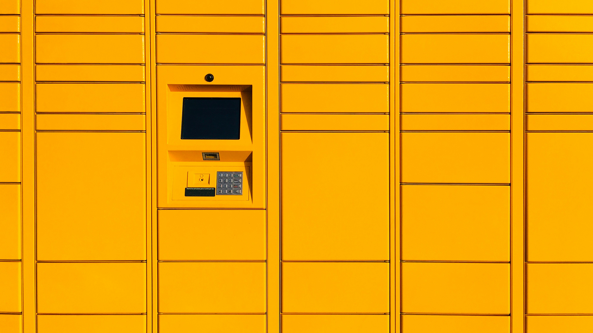 أمازون تعتزم تقليص الوظائف بينما يحل الذكاء الاصطناعي محل الأدوار الإدارية