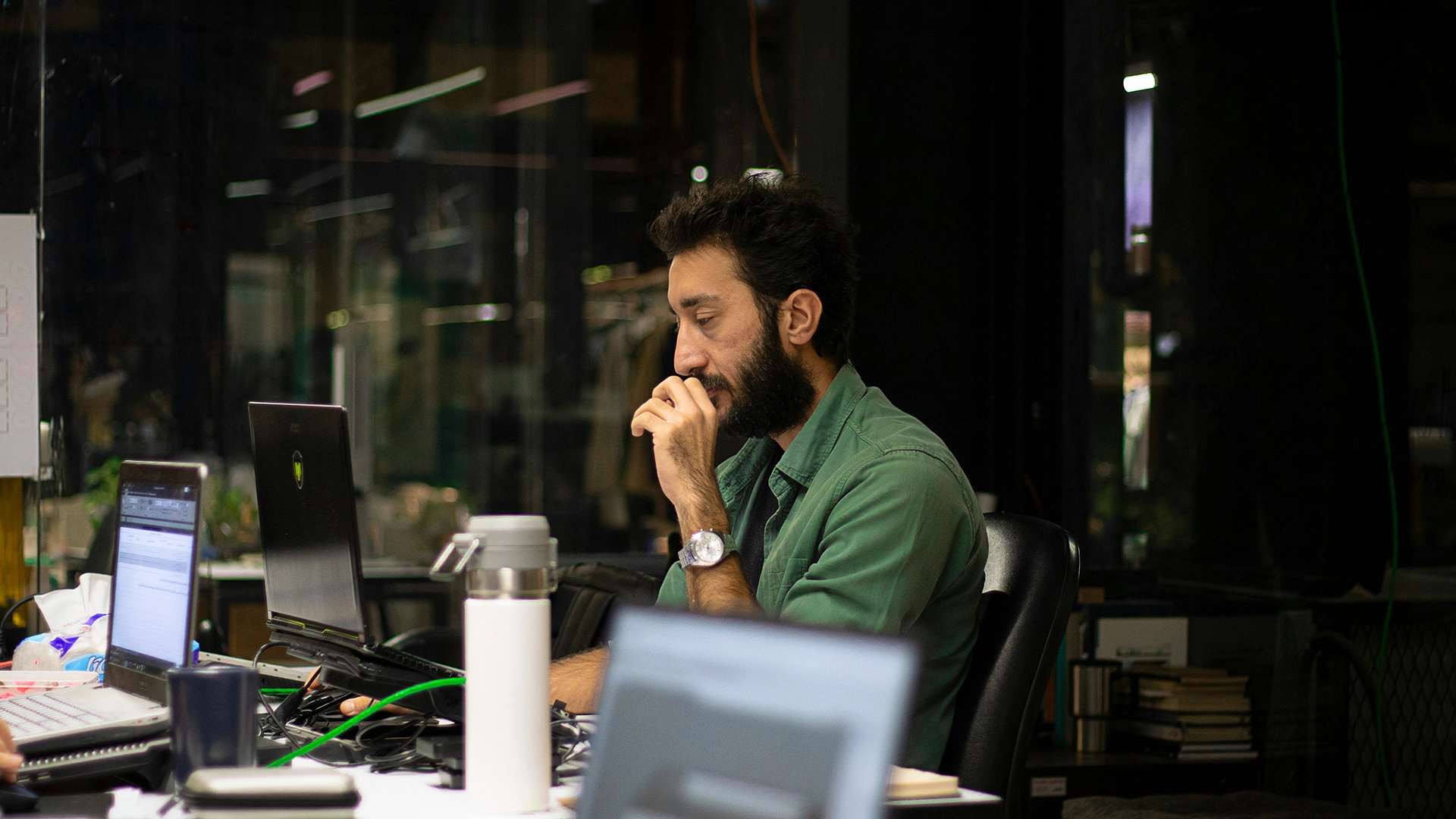 ثلث الشركات في المملكة المتحدة يتتبعون موظفيهم باستخدام “برامج المراقبة الإدارية”